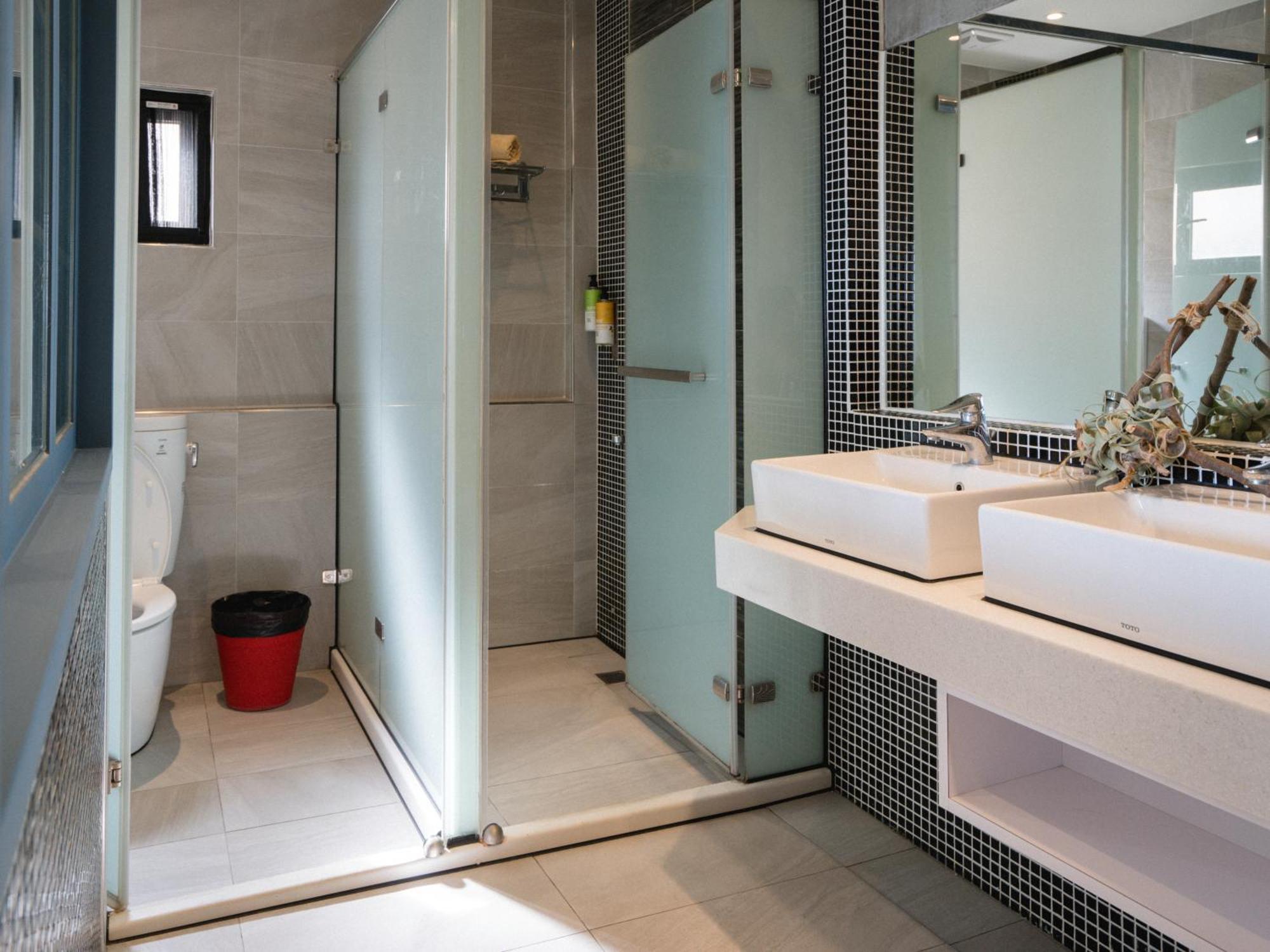 琉球茶室 現代館 Bed & Breakfast Xiaoliuqiu Bagian luar foto